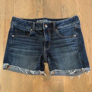 American Eagle Blue Denim Jean Cut-Off Midi Shorts Women Size 6 Super Stretch